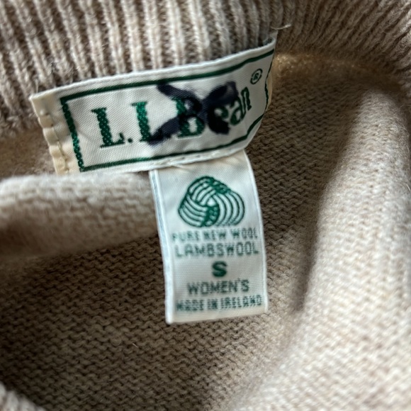 L.L. Bean Classic Lambswool Pullover Sweater size Small - Picture 6 of 6